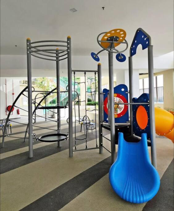 Apartemen 3br The Luxurie At Paradigm Mall Residences